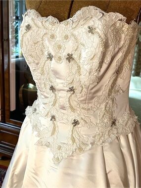 Designer Eve of Milady Strapless Appliqué Wedding Dress originally $5,000!